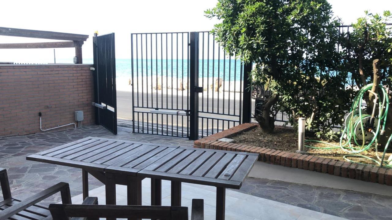 Beach Appartament Marina di Montemarciano Zewnętrze zdjęcie